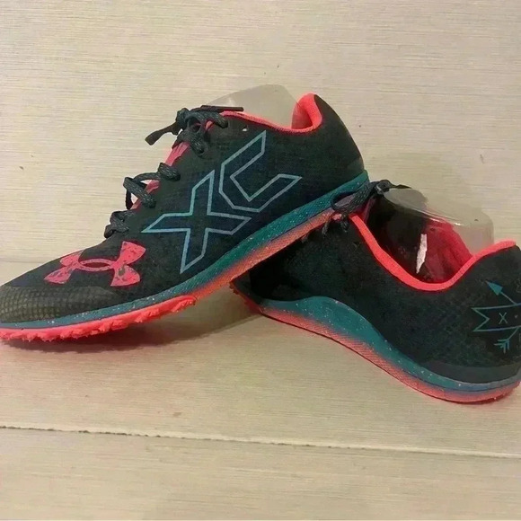 Under Armour Brigade XC Low Spiked Track Running Shoes Sz 10.5 - Picture 9 of 11